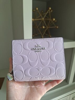 NWT COACH Snap Wallet In Signature Leather With Heart Charm CDF21 light Violet